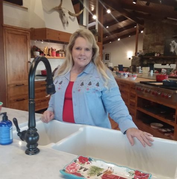 Meet your Posher, Pamela - Picture 1 of 1